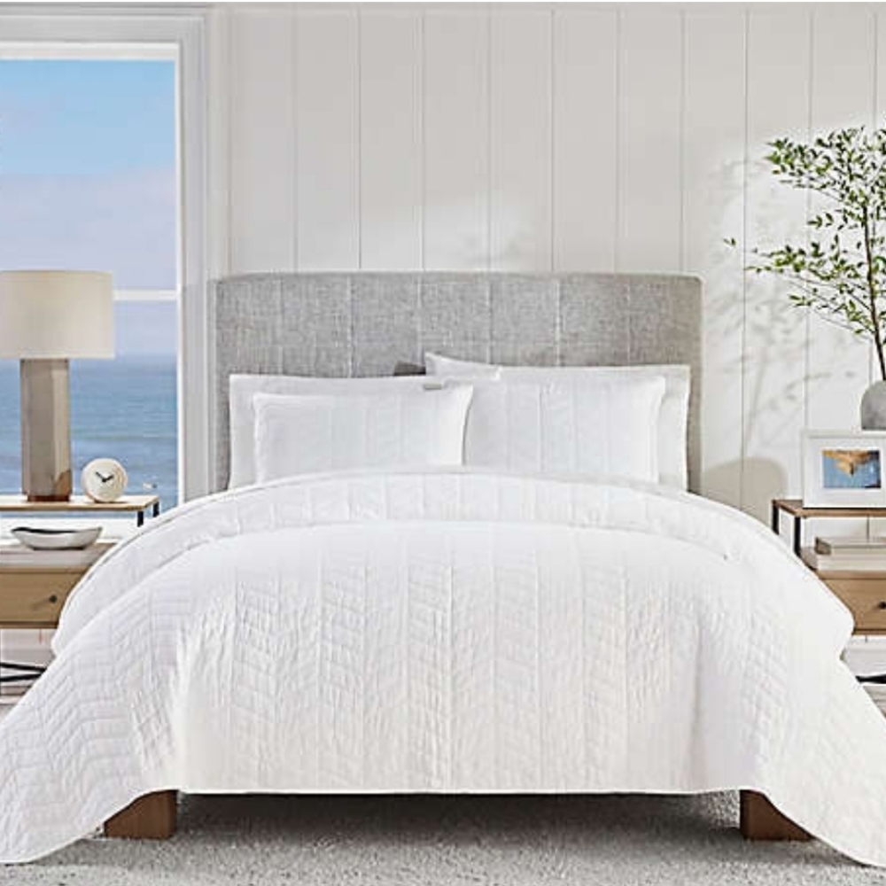 Ugg "dawn" twin quilt set